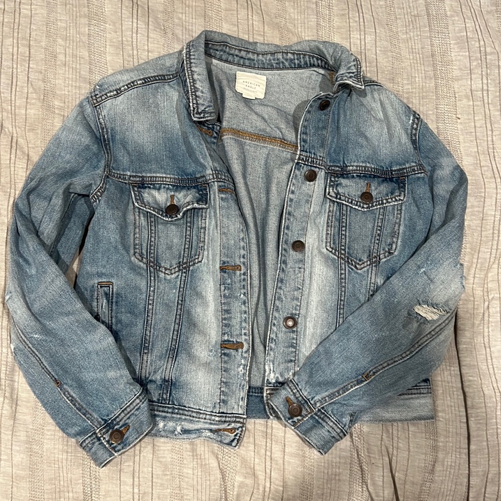 American eagle cropped distressed jean jacket